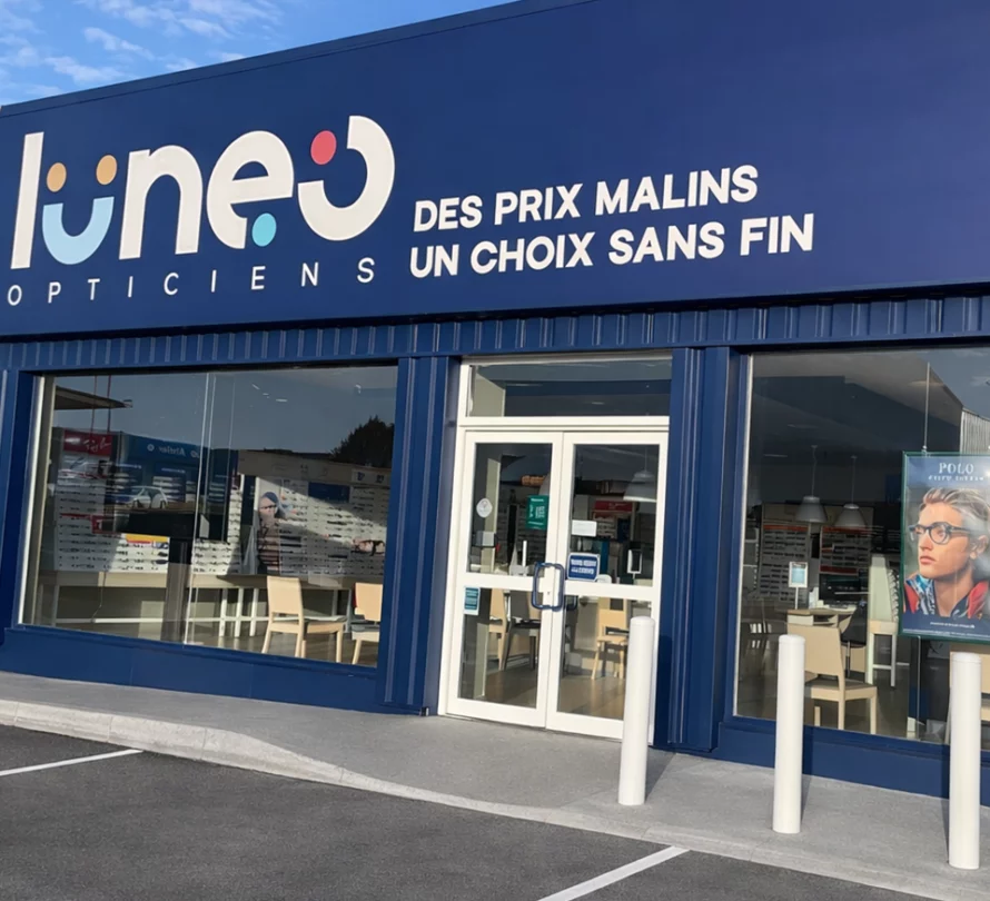 Façade du magasin Lunéo Opticiens à Varennes-Vauzelles près de Nevers – opticien indépendant en Zone des Grands Champs