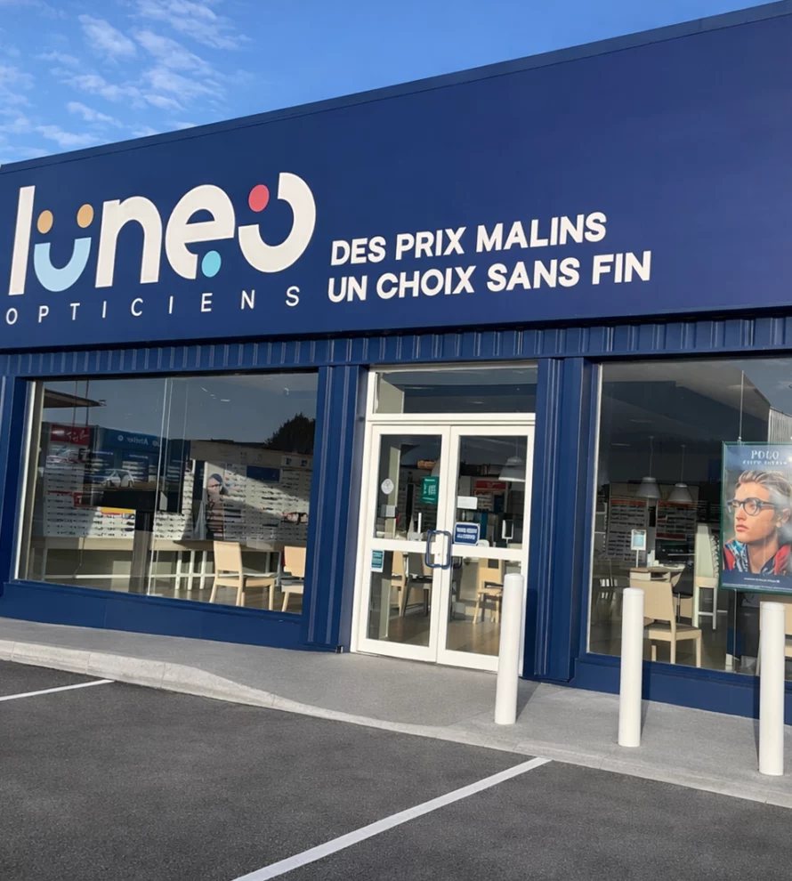 Façade du magasin Lunéo Opticiens à Varennes-Vauzelles près de Nevers – opticien indépendant en Zone des Grands Champs
